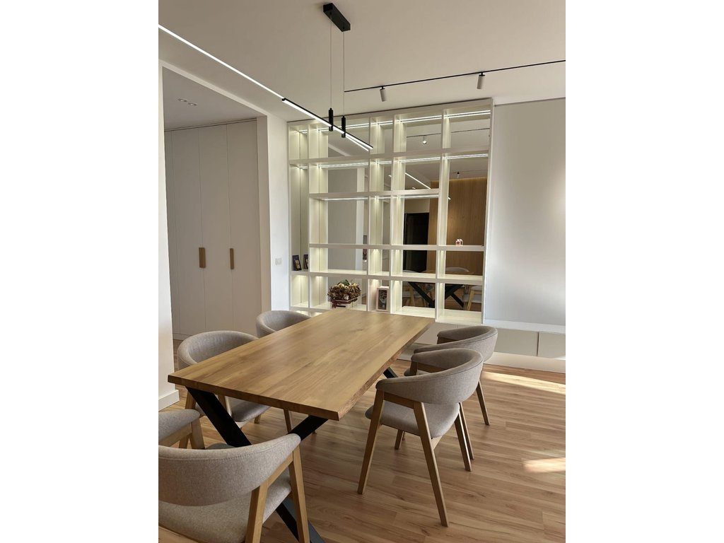APARTAMENT LUKSOZ PER QIRA NE SKELE,VLORE(I disponueshem prej muajit Shtator)!