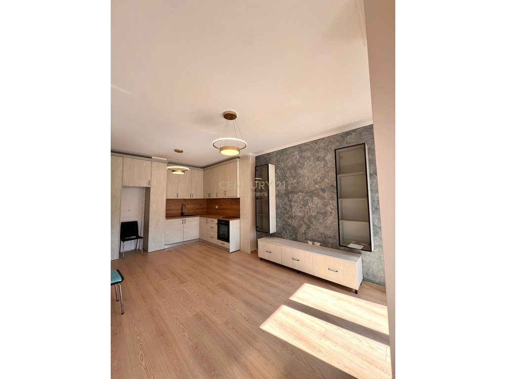 SHITET APARTAMENT 1+1 TEK RRUGA JORDAN MISJA –  AFER BULEVARDIT TE RI
