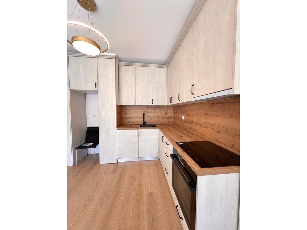 SHITET APARTAMENT 1+1 TEK RRUGA JORDAN MISJA –  AFER BULEVARDIT TE RI