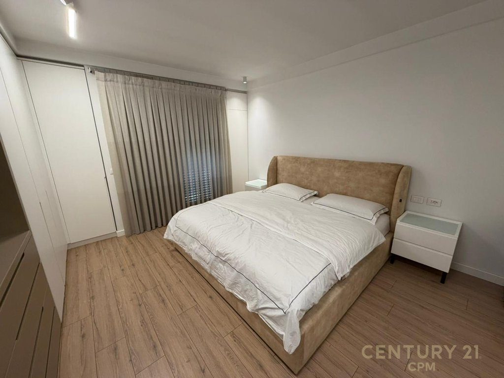 APARTAMENT 2+1+POST PARKIMI ME QIRA PRANE KOMUNES SE PARISIT!