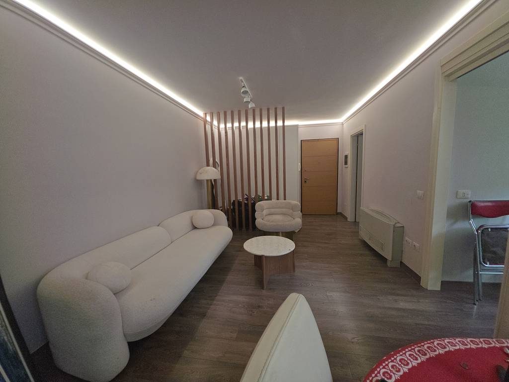 Liqeni i Tiranes - Jepet me qira Apartament 3+1+2 + Post Parkimi pranë  Nobis!
