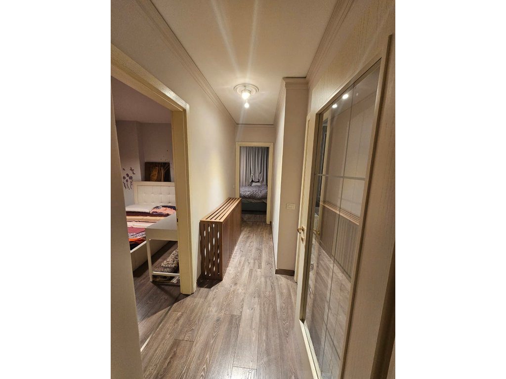 Liqeni i Tiranes - Jepet me qira Apartament 3+1+2 + Post Parkimi pranë  Nobis!