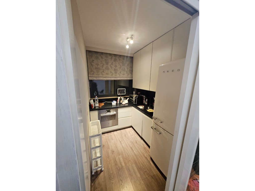 Liqeni i Tiranes - Jepet me qira Apartament 3+1+2 + Post Parkimi pranë  Nobis!