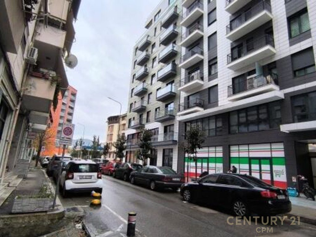 Shesim parkim 30 m2 ne rrugen Margarita Tutulani