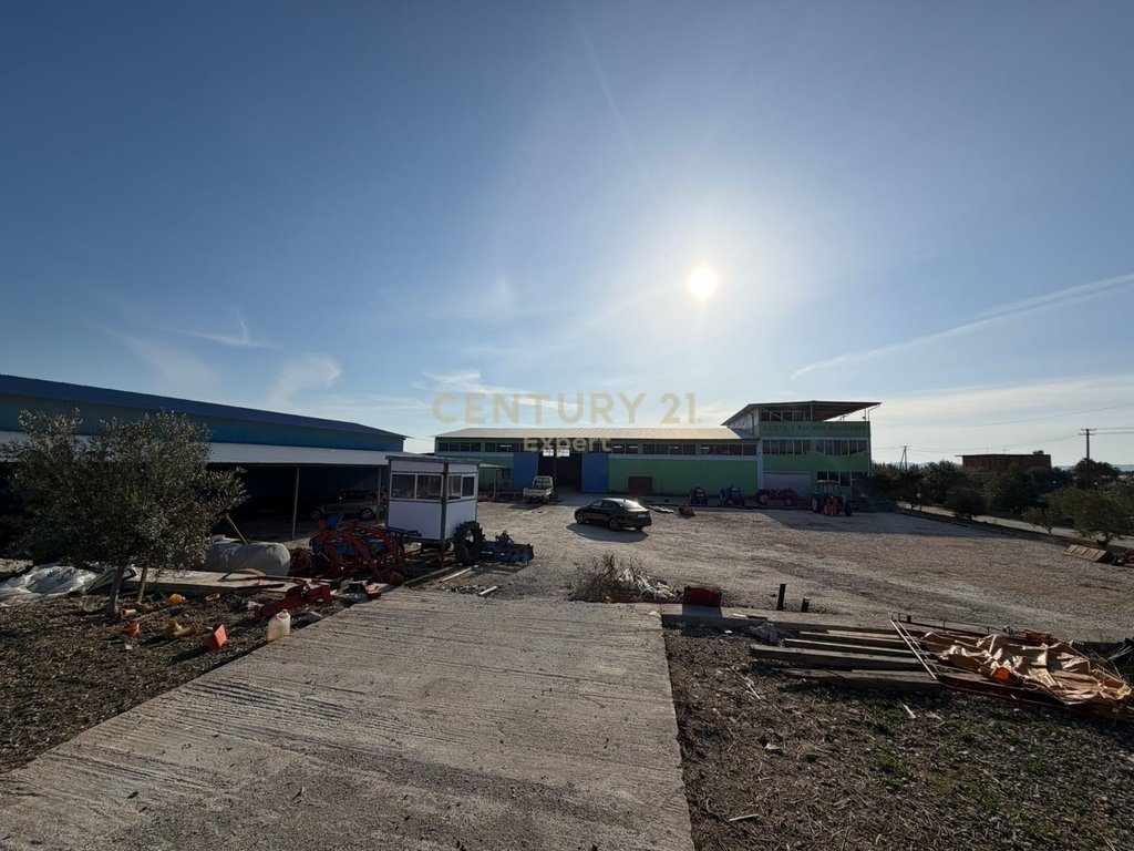 Shesim kapanon 6180m2 ne Kavajë !!!