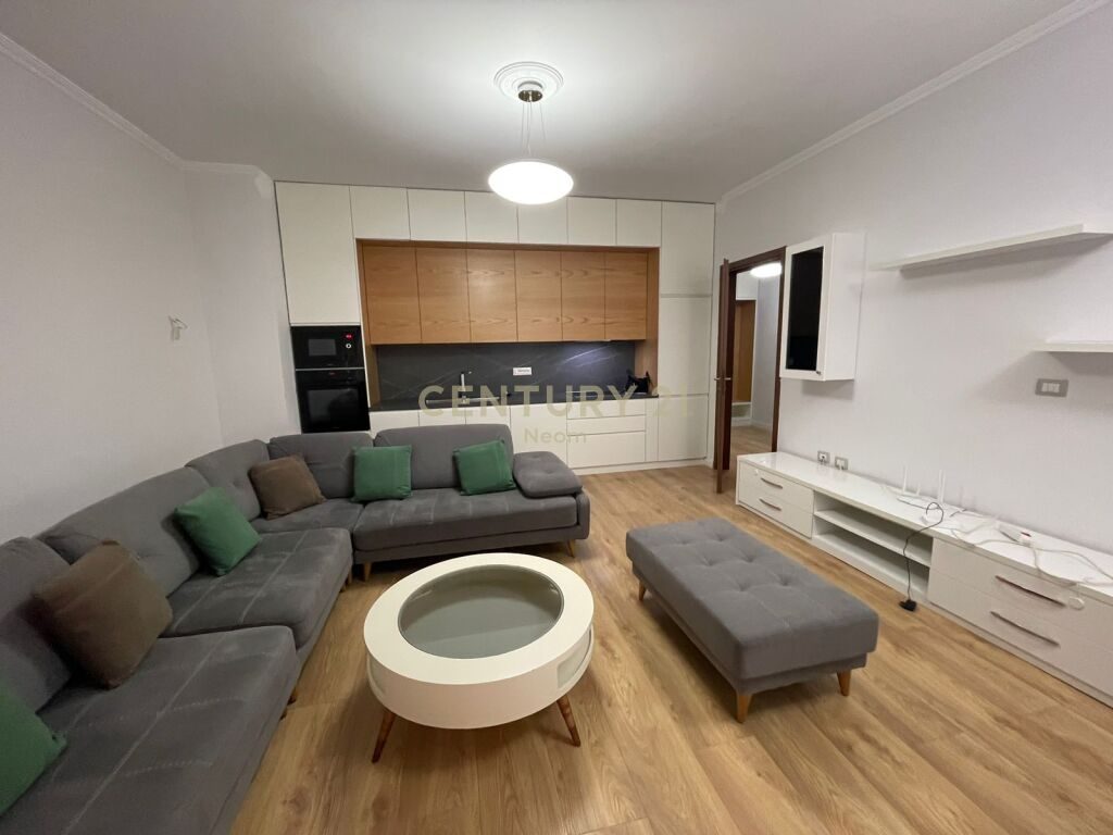 Jepet me Qira Apartament 2+1 te Liqeni i Thate!