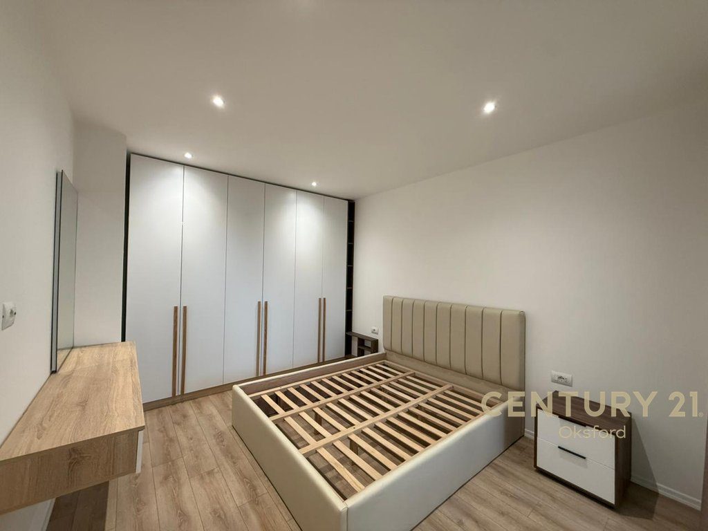 Shitet Apartament 1+1 i Arreduar pranë Qendrës së Tiranës – Rruga Fortuzi !