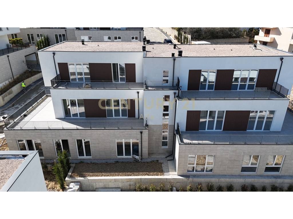 Apartament 3+1+2 me Verandë për shitje në Eden Residence – Sauk, Tiranë!