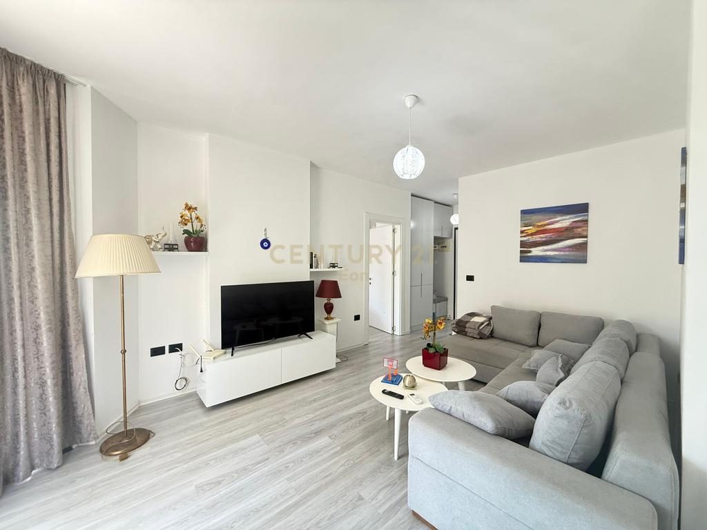 Jepet me Qira Apartament 1+1+Post Parkimi me Pamje Deti  Te White Hill Residence !