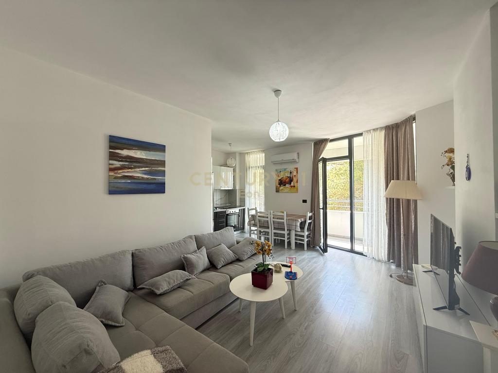 Jepet me Qira Apartament 1+1+Post Parkimi me Pamje Deti  Te White Hill Residence !