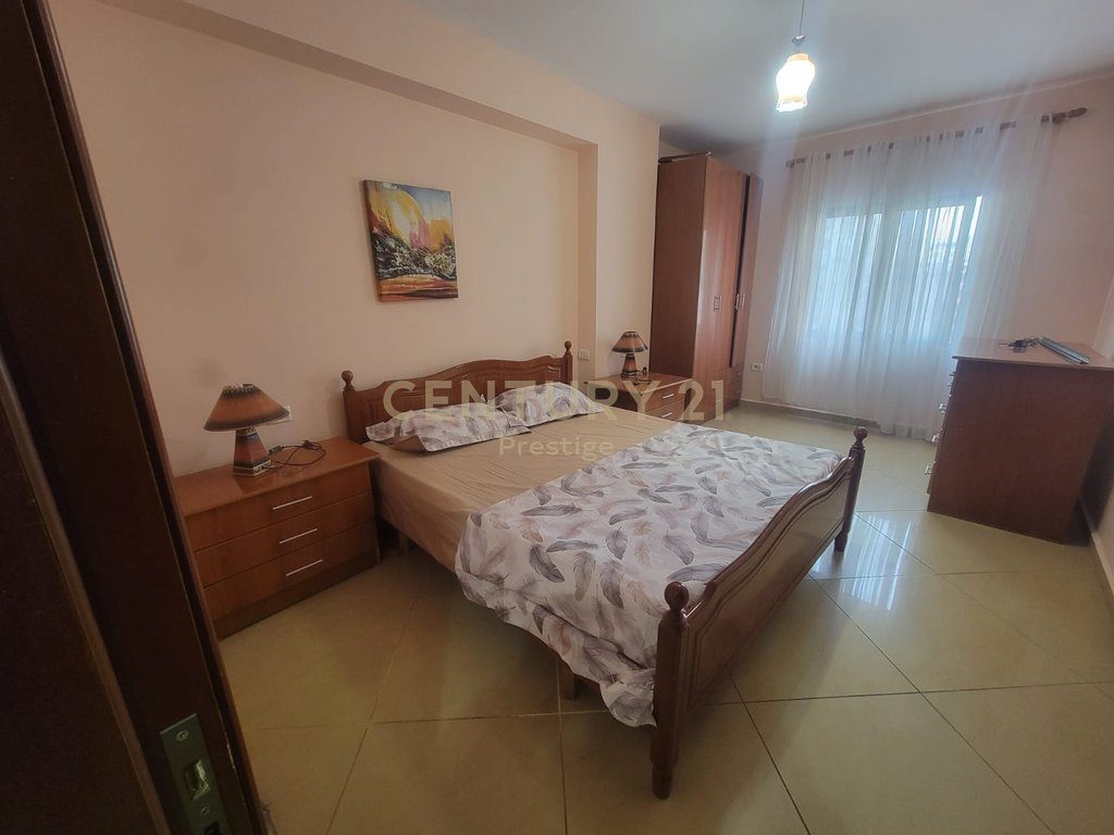 APARTAMENT 3+1+2 ME QIRA TEK PETRO NINI, TIRANE!