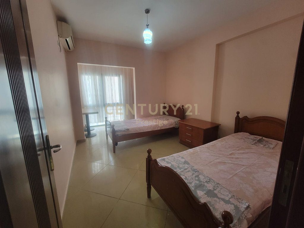 APARTAMENT 3+1+2 ME QIRA TEK PETRO NINI, TIRANE!
