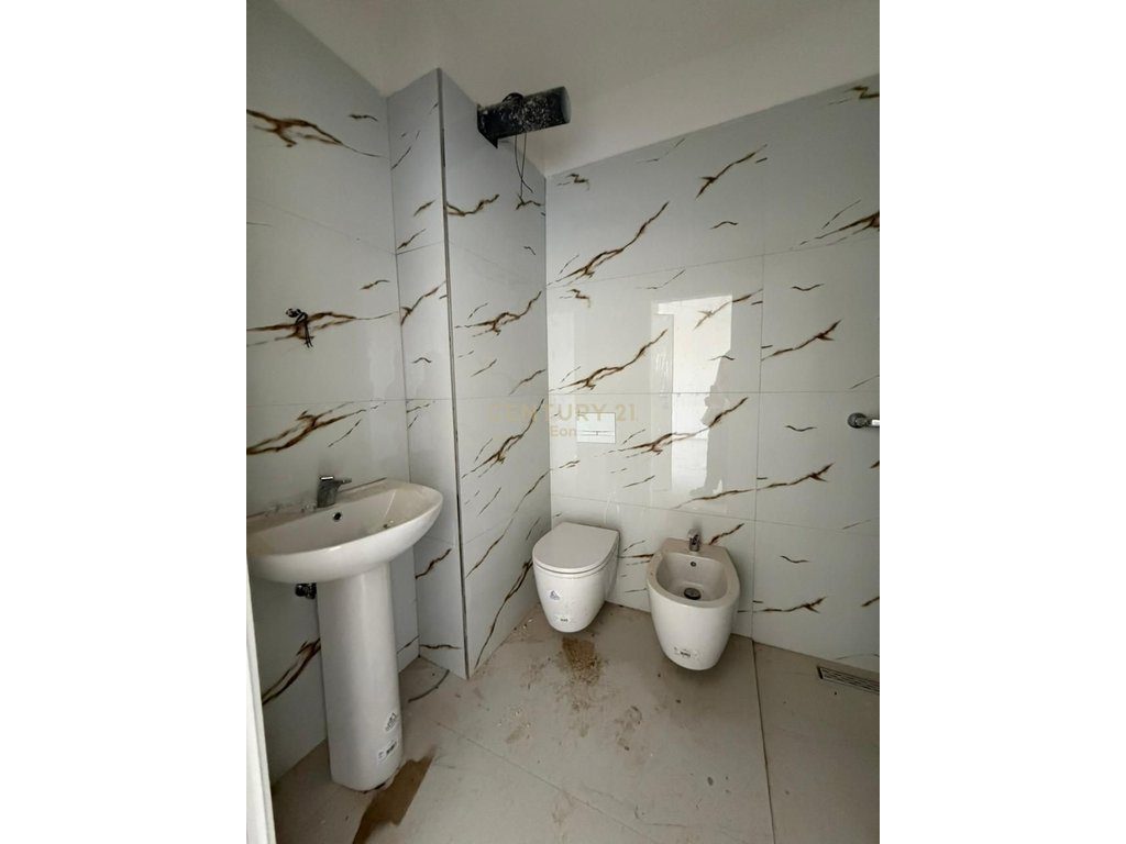 APARTAMENT 1+1PER SHITJE I NDARE NE 2 GARSONIERE, TEK REZIDENCA EON ,NE GOLEM!