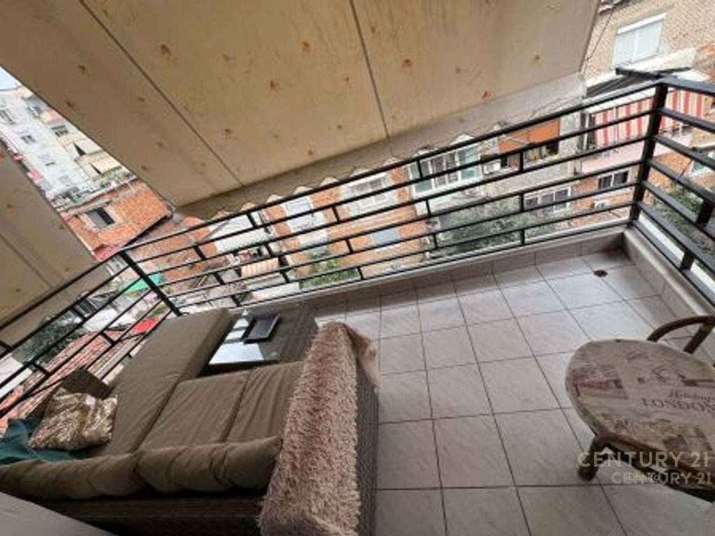 Qera, Apartament 2+1, te Pazari i Ri , Tiranë!