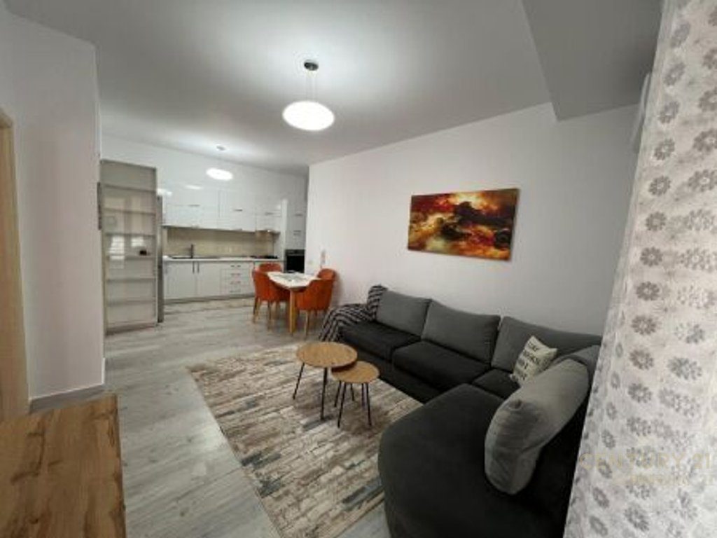 Qera, Apartament 2+1, te Pazari i Ri , Tiranë!