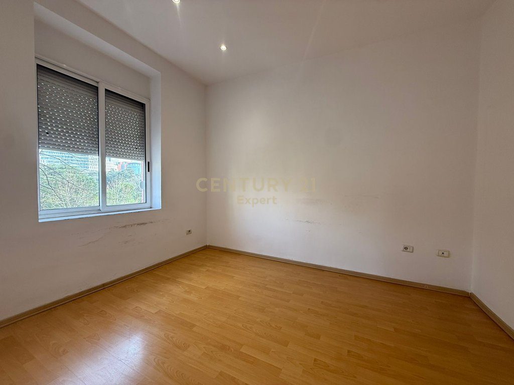 JAPIM ME QIRA APARTAMENT 3+1 PER ZYRA PRANE TAIWANIT !!
