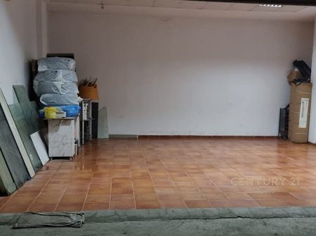 Shesim  post parkimi në Rrugën e Dibrës tek Komleksi Halili!!