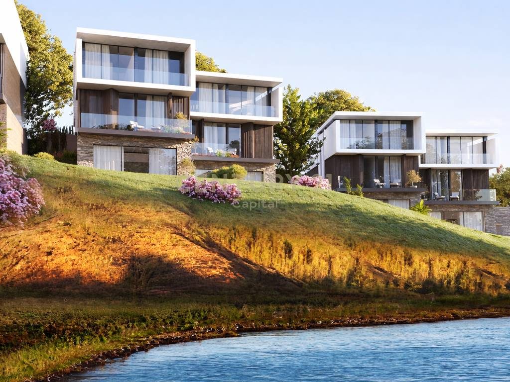 Shitet Vilë Premium në Farkë, Tiranë - Arkitekturë Moderne & Privatësi Absolute