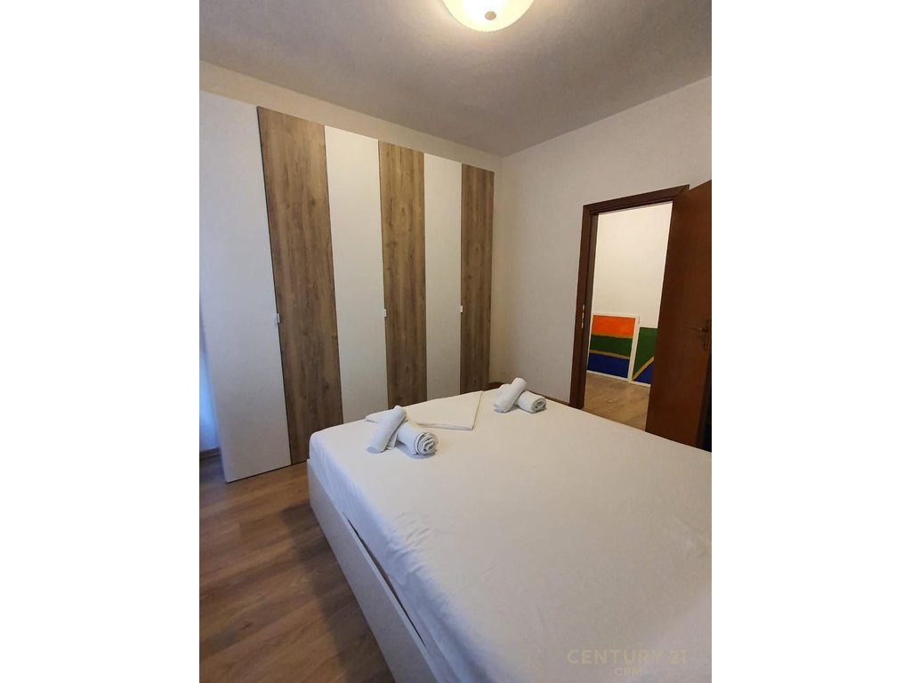 Apartament 1+1 për Qira në Pallatet Agimi, Tiranë - 62000ALL
