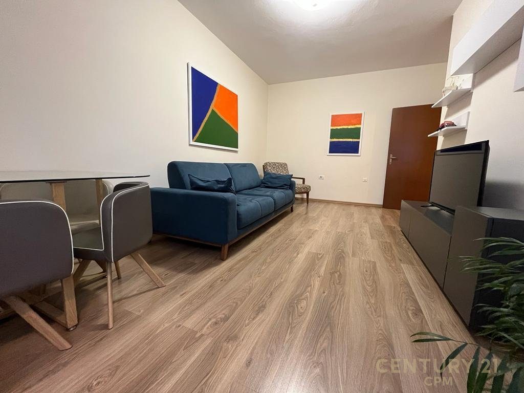 Apartament 1+1 për Qira në Pallatet Agimi, Tiranë - 62000ALL