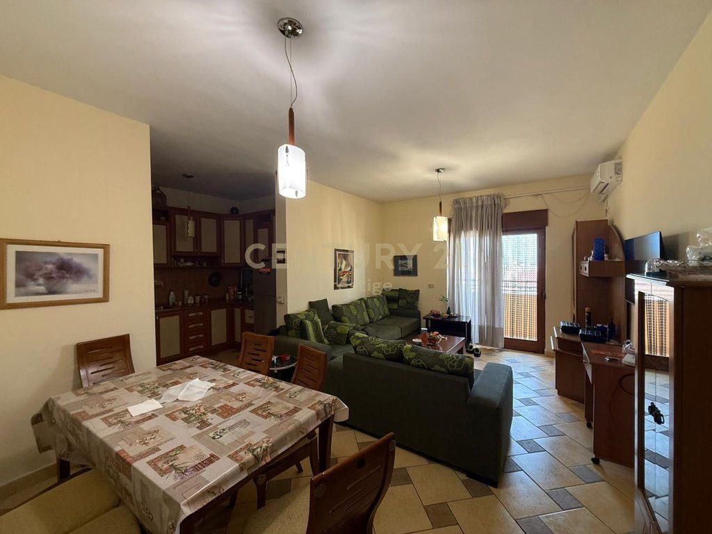 APARTAMENT 2+1+2 NE SHITJE PROKURORIA E PERGJITHSHME, TIRANE!