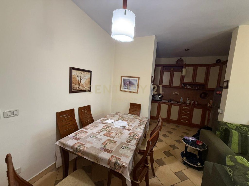 APARTAMENT 2+1+2 NE SHITJE PROKURORIA E PERGJITHSHME, TIRANE!