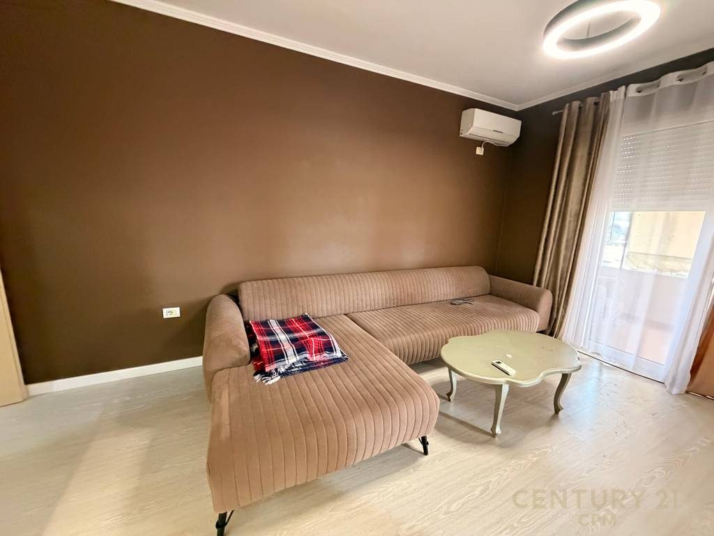 JEPET ME QIRA APARTAMENT 2+1+2 TEK KOPSHTI BOTANIK!