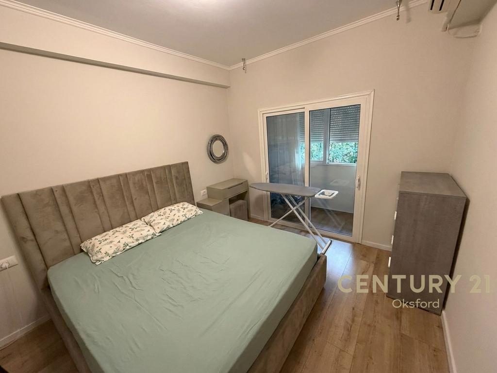1+1 APARTAMENT PLOTËSISHT I MOBILUAR ME CERTIFIKATË NË KODRAN E DIELLIT PËR SHITJE !