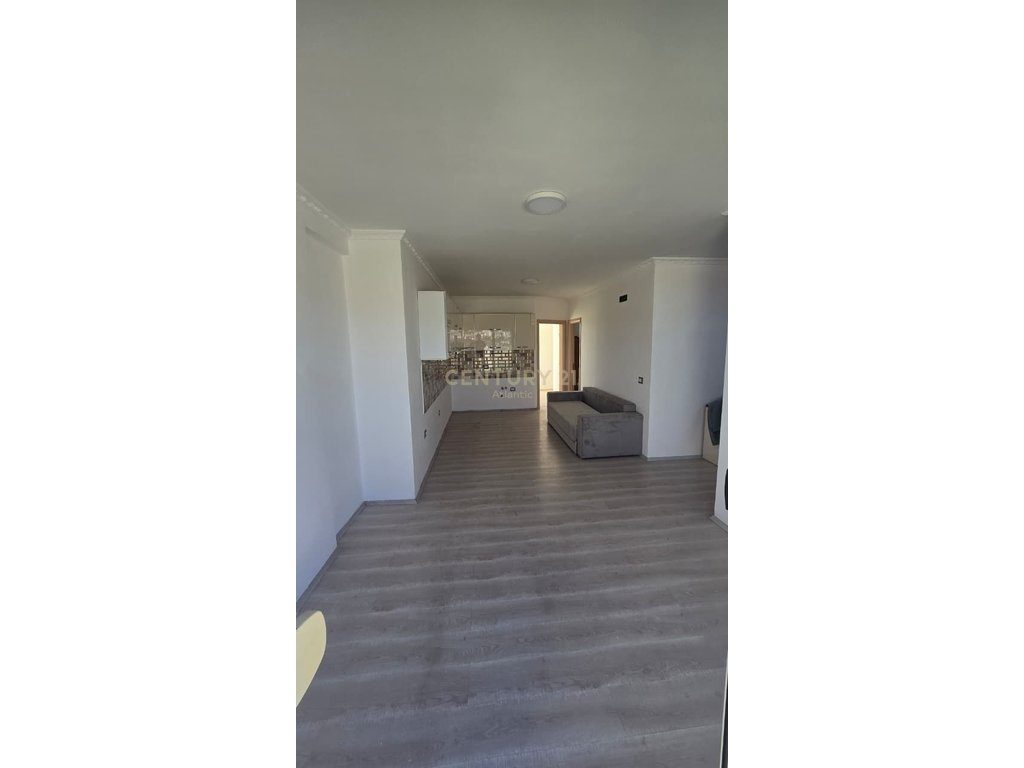 Apartament 2+1+2t në shitje Pranë Stadiumit, Durrës (Ish Fusha e Rërës)