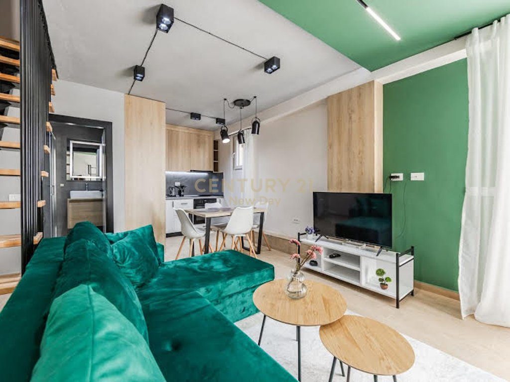 Duplex per shitje ne Shkembin e Kavajes me pamje deti
