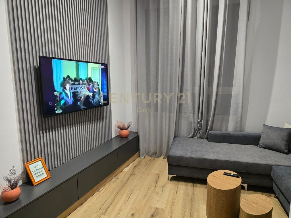 APARTAMENT 1+1 PER SHITJE NE KOMPLEKSIN MAGNET!