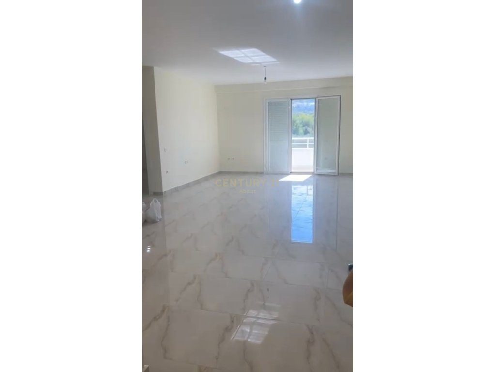 Apartament 2+1 Për Shitje në Lungomare, Vlorë - 250,000€ | 118.4 m²