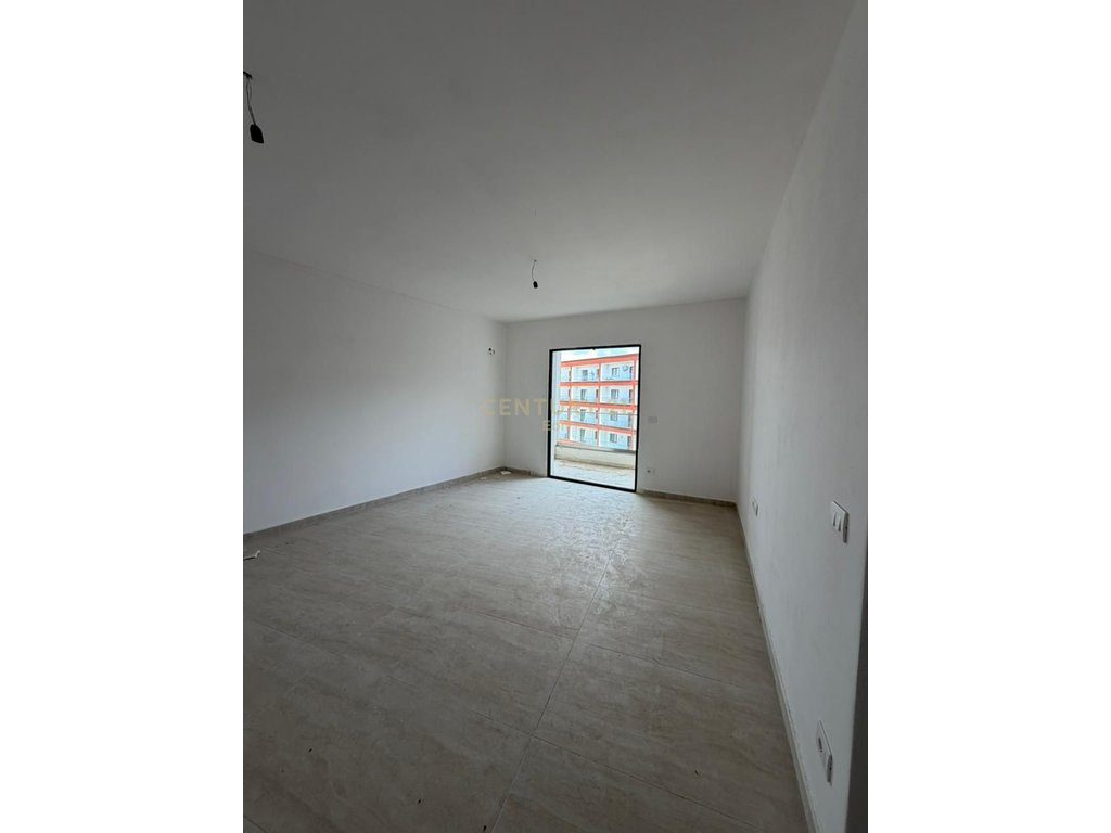SHITET APARTAMENT 2+1 TEK REZIDENCA EON,NE GOLEM  ,CMIM OKAZION 800 €/M2 !