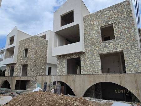 APARTAMENT 1+1 PER SHITJE NE QEPARO!