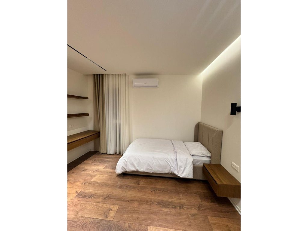 Apartament 2+1 Me Qira në Xhamlliku, Tiranë