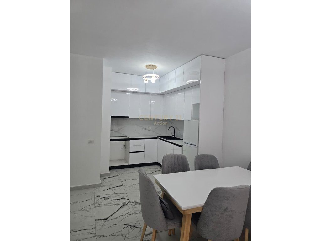 Apartament 2+1+2 Me Qira në Qendra Tregtare QTU, Tiranë | 91 m²!