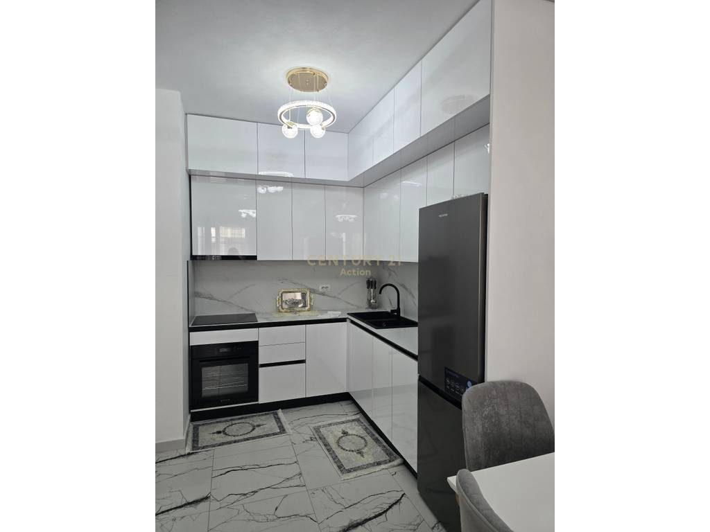 Apartament 2+1+2 Me Qira në Qendra Tregtare QTU, Tiranë | 91 m²!