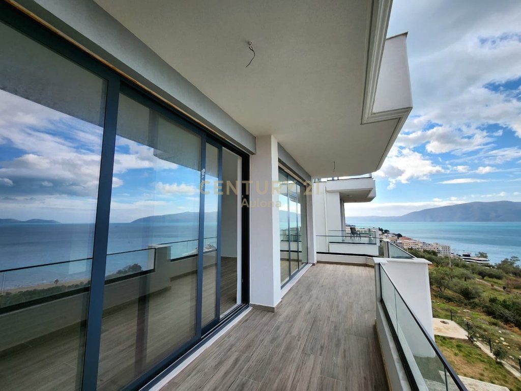 🌅 Apartament Ekskluziv me Pamje Deti në Vlorë