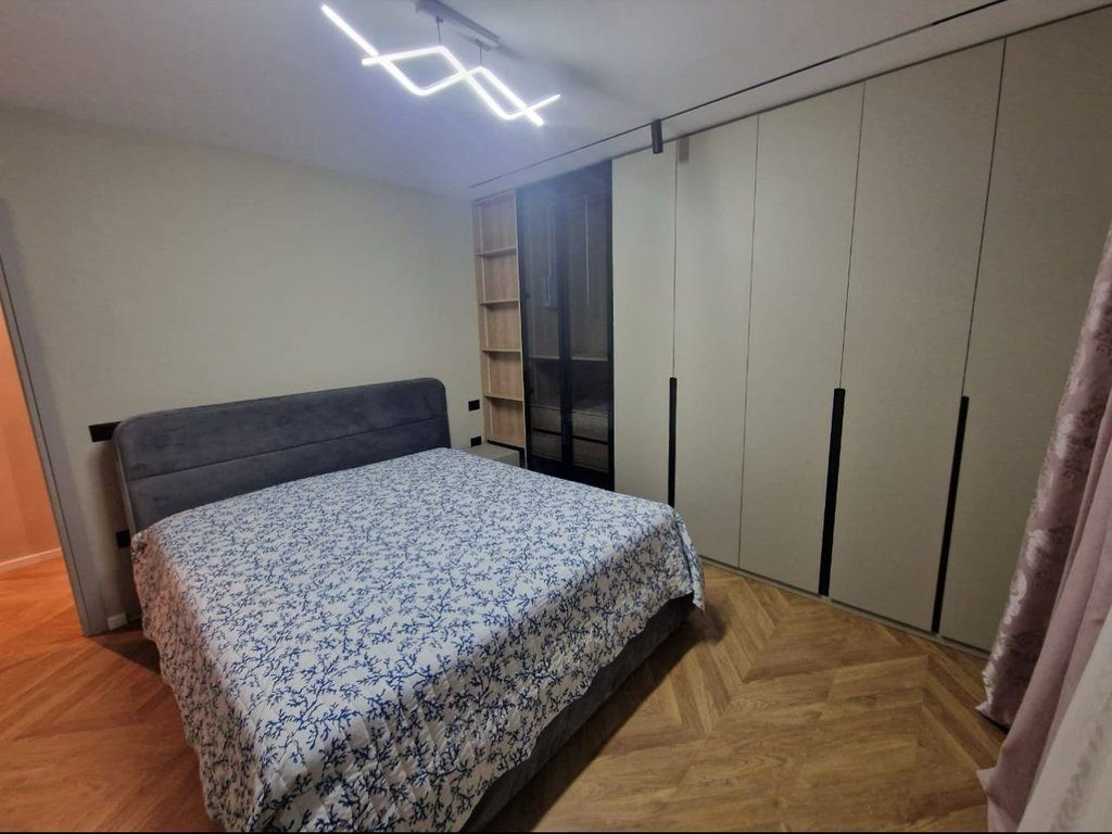 Apartament 1+1 Me Qira në Kodra e Diellit Residence, Tiranë - 65.000 Lekë/ muaj. | 82 m²
