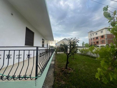 Shtëpi private Në Shitje në Ish kënete, Durrës.