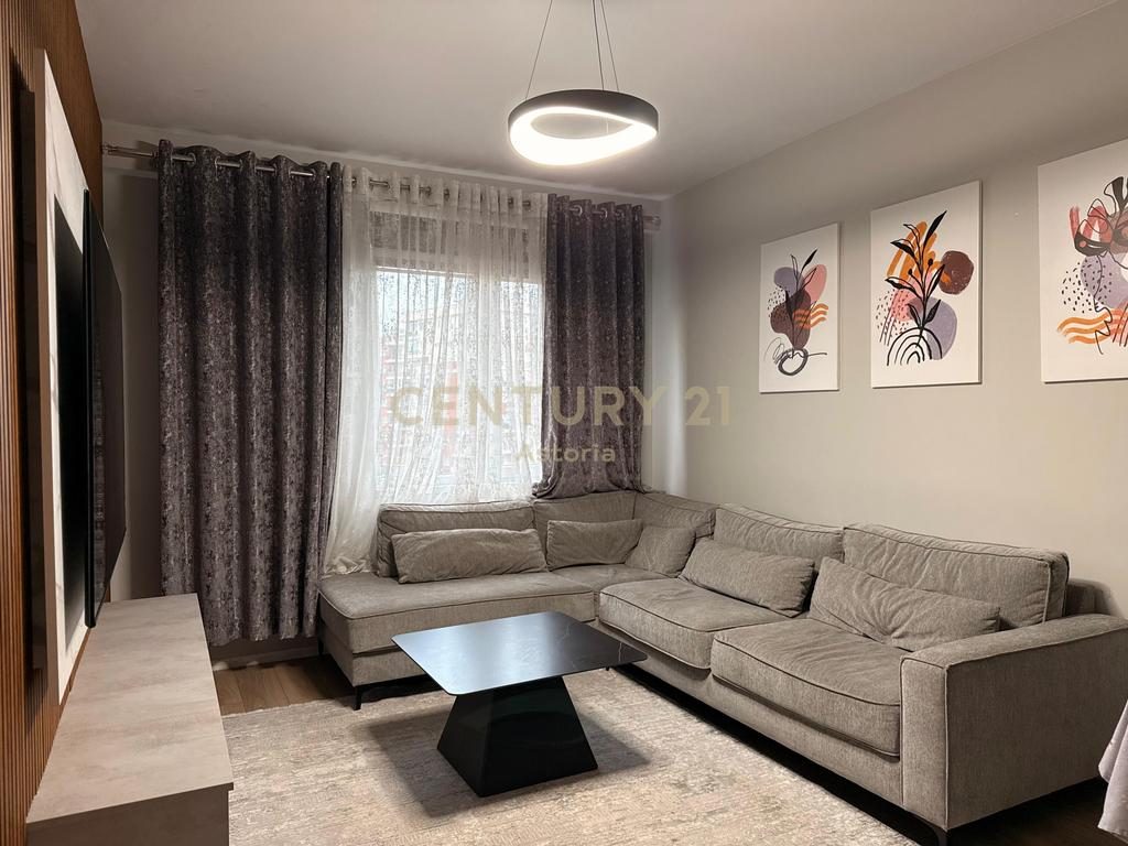 Shitet apartament 2+1+2+ 2 poste parkimi, kompleksi Grand Gallery, Yzberish.