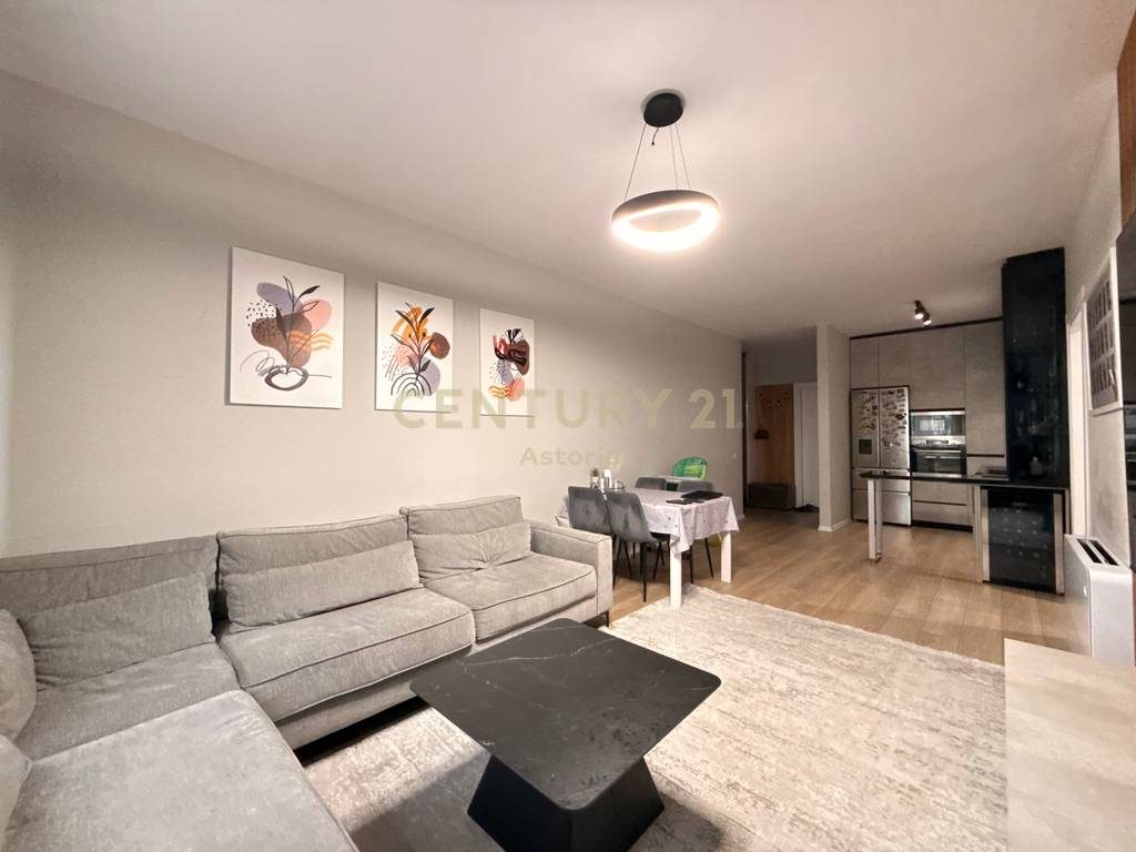 Shitet apartament 2+1+2+ 2 poste parkimi, kompleksi Grand Gallery, Yzberish.