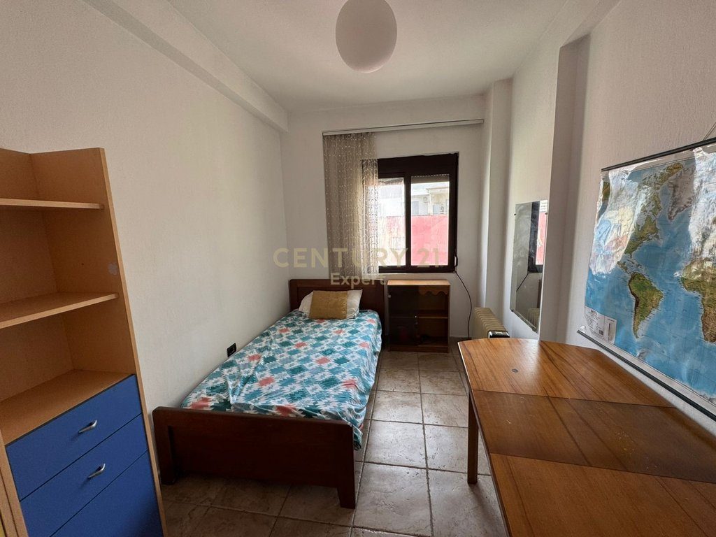APARTAMENT 3+1+2 PRANE QENDRES PER QIRA