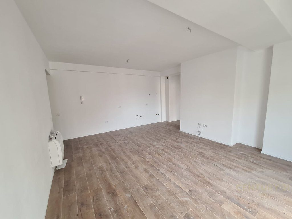 APARTAMENT 1+1 TE 21 DHJETORI!