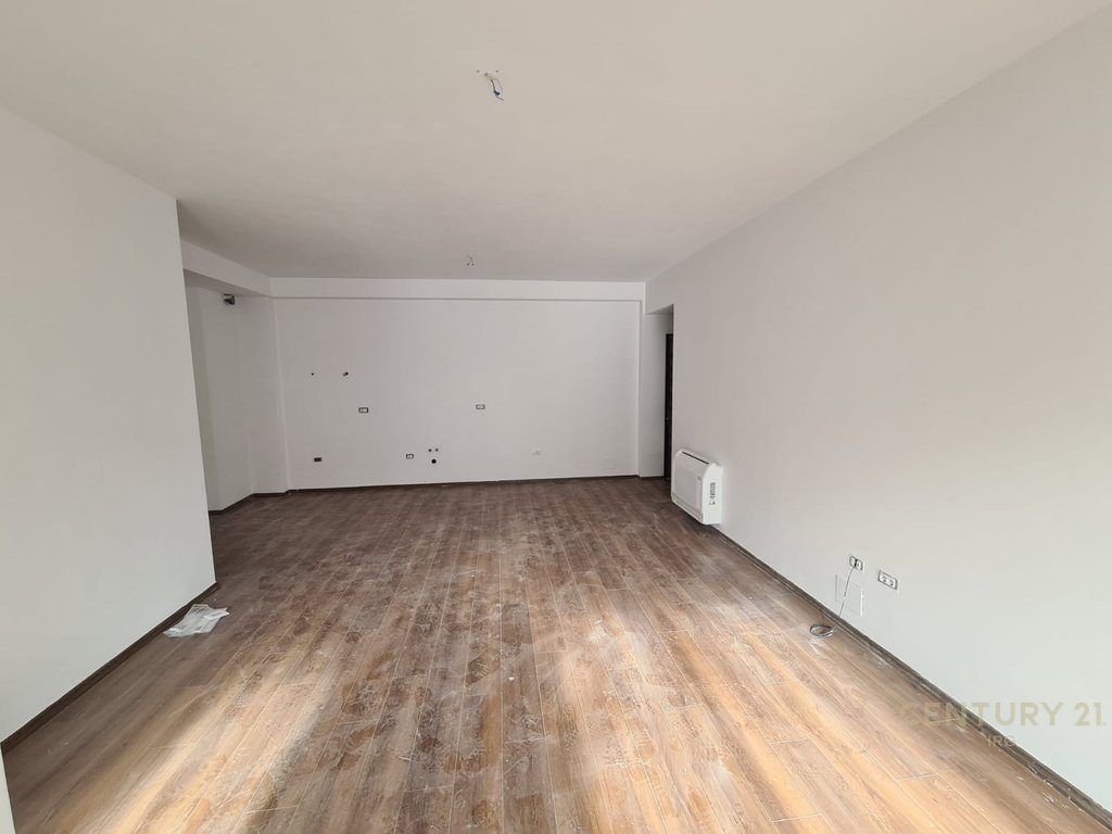 APARTAMENT 1+1 TE 21 DHJETORI!