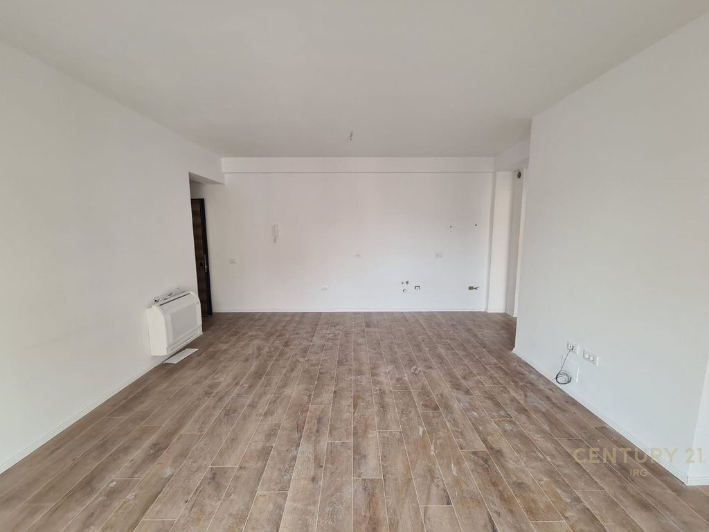 APARTAMENT 1+1 TE 21 DHJETORI!