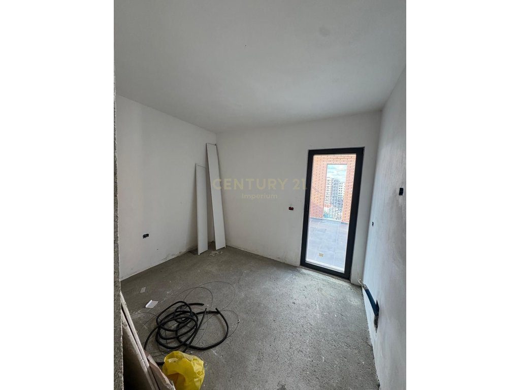 Apartament 3+1+2+ Tarracë të shfrytëzueshme!