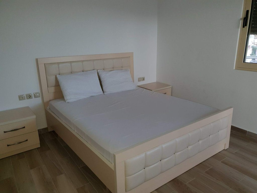 SARANDE, SHESIM APARTAMENT 2+1+2 ME PAMJE NGA DETI