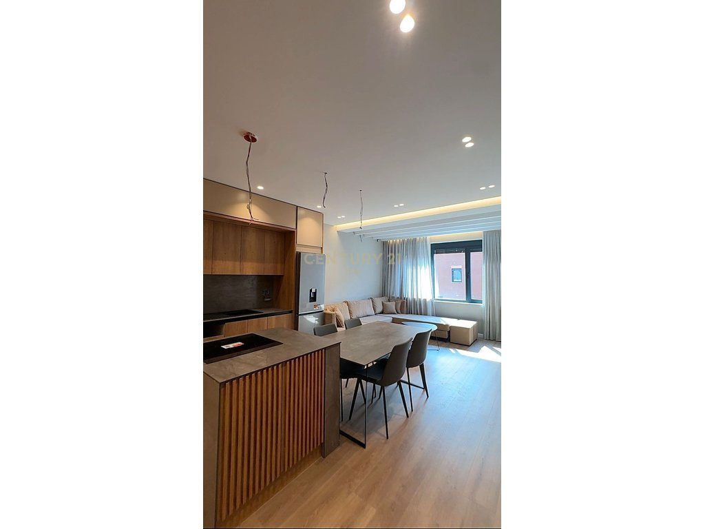 Shitet apartament 2+1+2 tualete tek Kompleksi Xheluks prane Xibrakut!