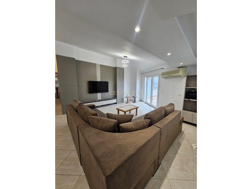 PENTHOUSE ME QIRA NE SHKOZE | 2+1+2+2 Poste Parkimi